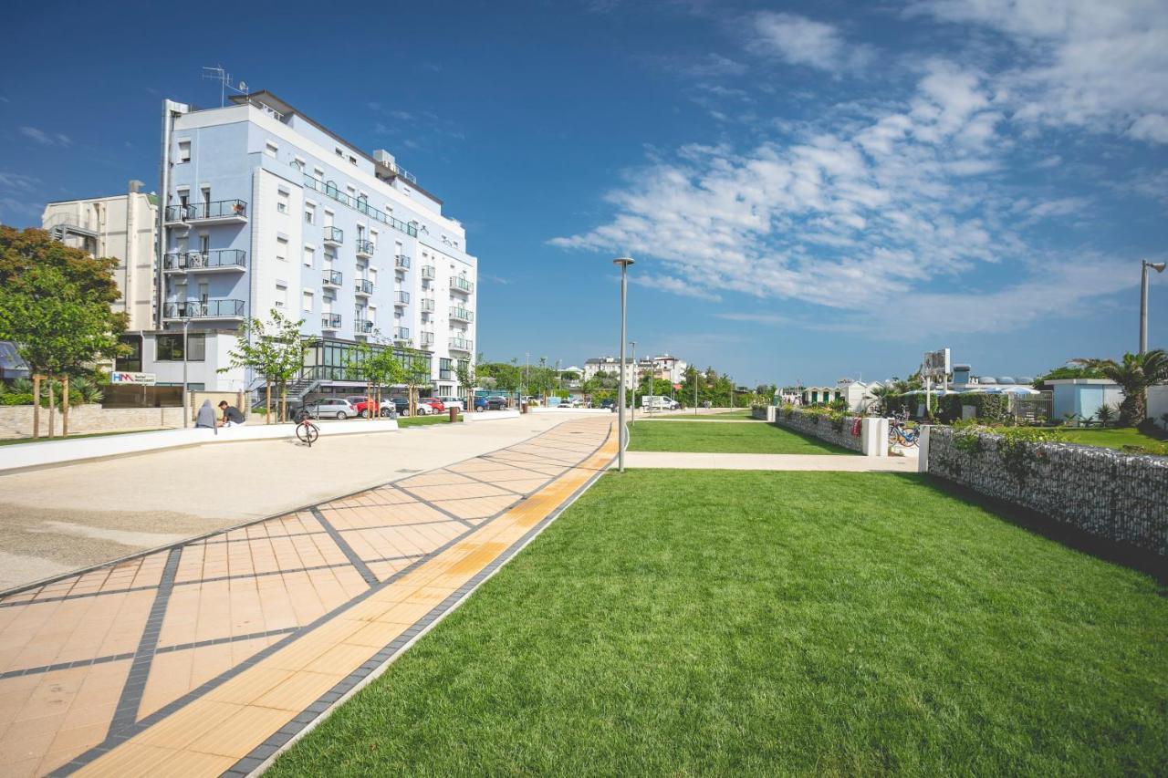 Hotel Baya - In Centro, Sul Mare Milano Marittima Exteriör bild