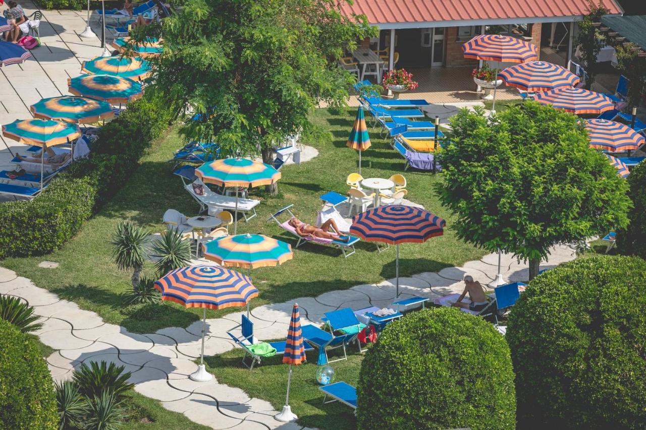 Hotel Baya - In Centro, Sul Mare Milano Marittima Exteriör bild