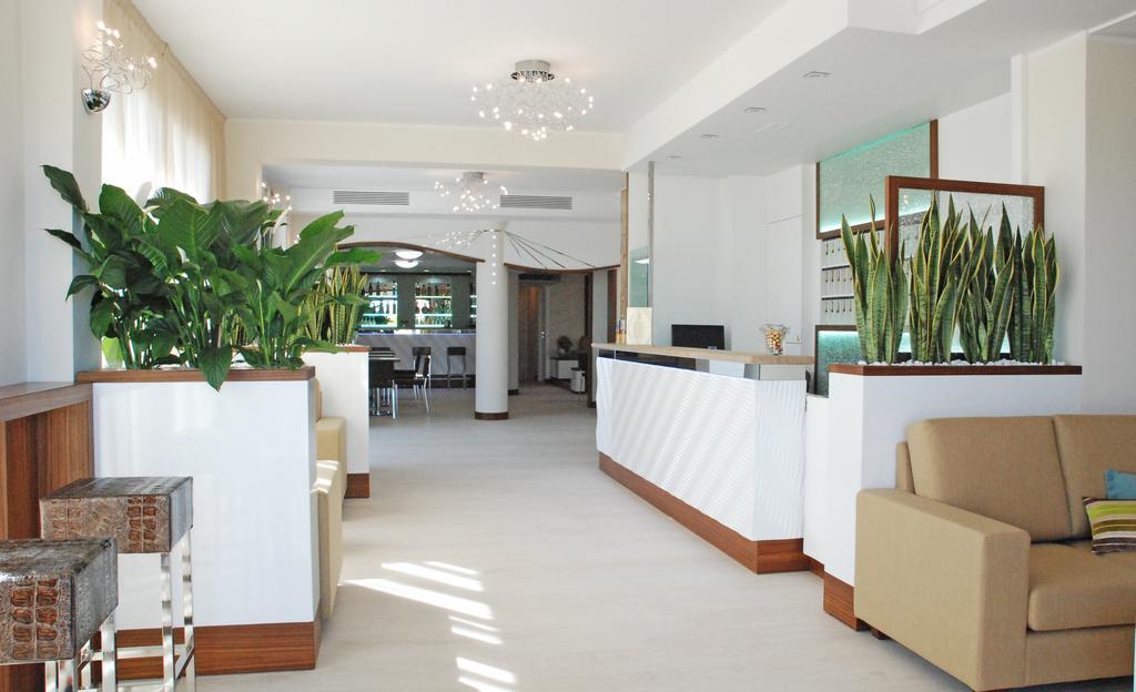 Hotel Baya - In Centro, Sul Mare Milano Marittima Exteriör bild