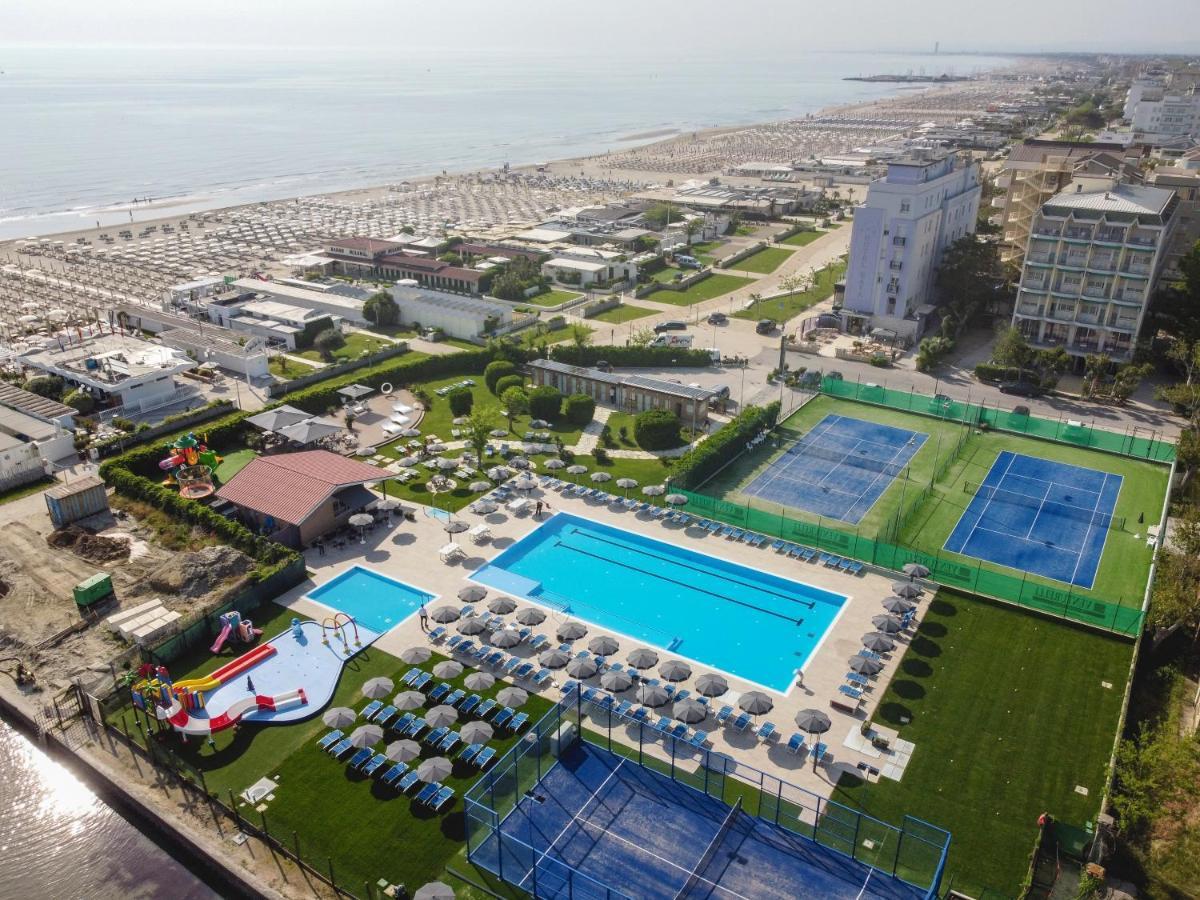 Hotel Baya - In Centro, Sul Mare Milano Marittima Exteriör bild