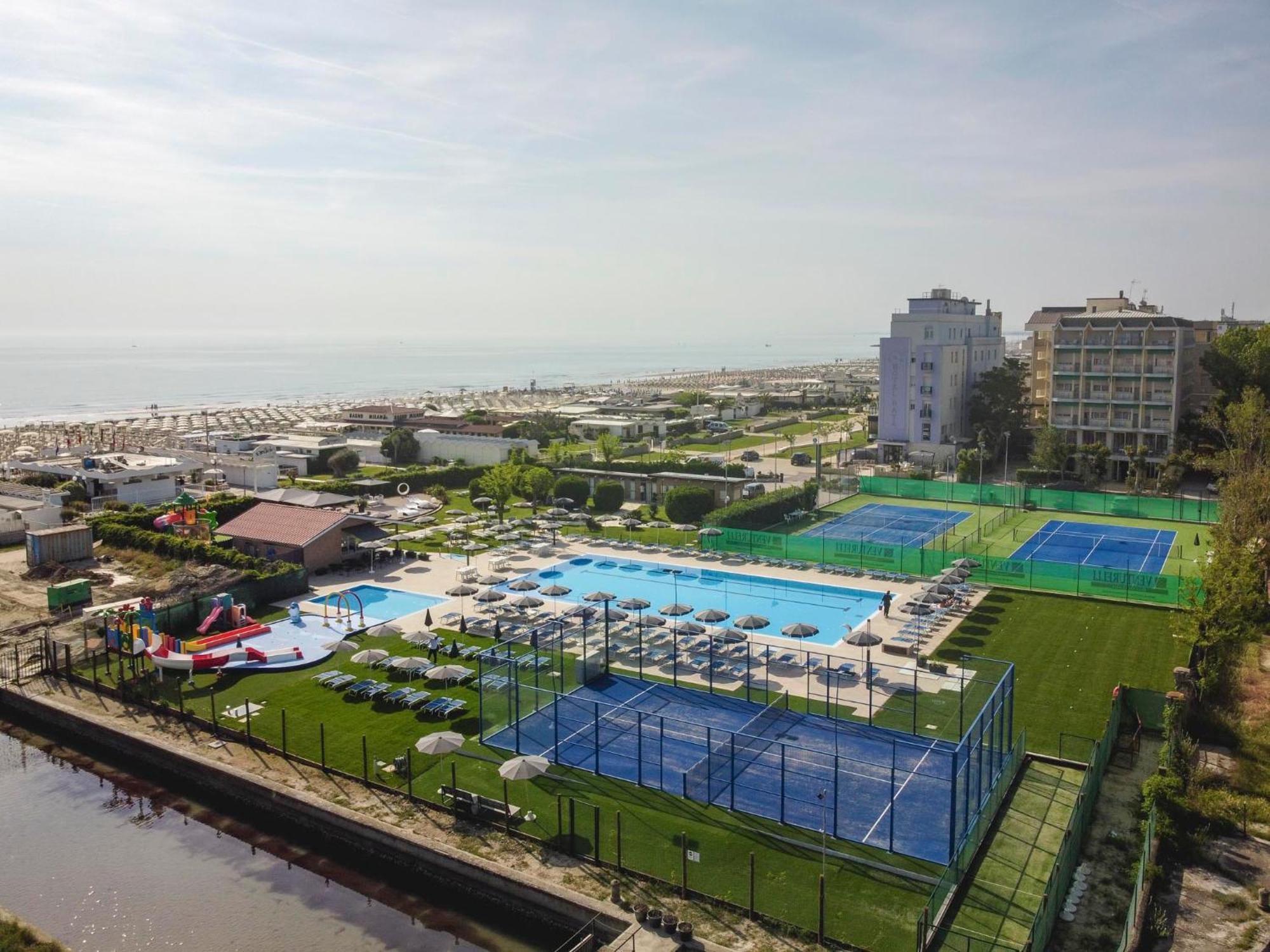 Hotel Baya - In Centro, Sul Mare Milano Marittima Exteriör bild