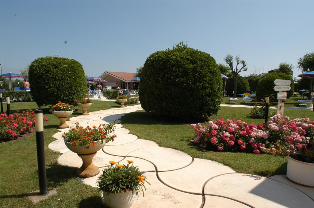 Hotel Baya - In Centro, Sul Mare Milano Marittima Exteriör bild