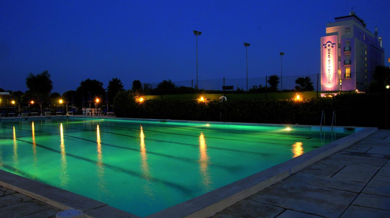 Hotel Baya - In Centro, Sul Mare Milano Marittima Exteriör bild